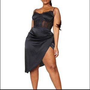 Pretty Little Thing Plus NWT Women's 26 Black Lace Ruched Side Detail Midi Dress